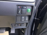 ビルトインタイプの【ETC】で見た目もスッキリ。高速道路の利用にとても便利です。VSA搭載。横滑りを抑えて、安全な走行を確保します。