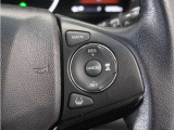 ◆アダプティブクルーズコントロール◆予め設定した車速内でクルマが自動的に加減速。前走車との適切な車間距離を維持しながら追従走行します。【LKAS】車線維持支援システムでステアリング操作を支援。