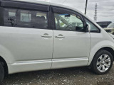 当店では、車両をご覧いただくために、事前の来店予約をおすすめしております。タイミングによっては他のお客様と商談中だったり、車両が一時移動している場合があるためです。