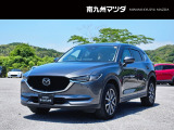 中古車専門再生工場にて熟練専任スタッフが丁寧に清掃、仕上げを実施しております。また、お客様に安心してご検討いただける様、公取協が定める基準に基づき車両検査を実施し、車両状態評価証を発行しております。