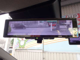 スマートルームミラー画像になります。リアシートに人が乗ってる時やトランクに荷物がたくさん積んでルームミラーが使えないときに便利なオプションです!