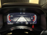 デジタルモニターでお車の情報確認や設定ができます。
