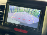 【バックカメラ】駐車時に後方がリアルタイム映像で確認できます。大型商業施設や立体駐車場での駐車時や、夜間のバック時に大活躍!運転スキルに関わらず、今や必須となった装備のひとつです!