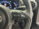前方の車との車間を設定し、スピードを上げたり緩めたりを自動で行ってくれる追尾式の「レーダークルーズ」。上級装備の一つです!高級車にしかつかない嬉しい機能です。