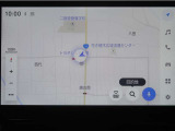 ナビ付きで、遠出や初めての道も安心。道に迷う心配が少なく、同乗者との会話や運転に集中出来ます。ご家族でのお出かけにも心強いポイントです。