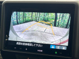 【バックカメラ】駐車時に後方がリアルタイム映像で確認できます。大型商業施設や立体駐車場での駐車時や、夜間のバック時に大活躍!運転スキルに関わらず、今や必須となった装備のひとつです!