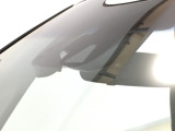 ホンダセンシング搭載。誤発進抑制機能・路外逸脱抑制機能・歩行者事故低減ステアリング・車線維持支援システム・先進車発進お知らせ機能など多彩な先進安全機能でより安全で快適なドライブを支援します。