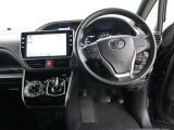 運転席のハンドル・シートは高さ調整が可能です