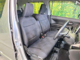 運転席シート廻りは使用感も少なく、良好な状態となっています。前オーナー様が丁寧に使っていたことがよくわかりますね。