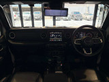 見晴らしの良い運転席で、室内空間も広くなっております。