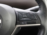 運転支援はステアリングホイール右側に装備