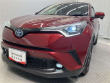 LEDヘッドライトです。デザイン性がよくとても明るいので、夜間の走行や悪天候でも安心です。しかも長寿命!