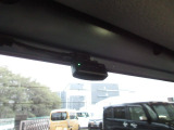 前だけではなく後方にもドラレコ装備。前後でついていると嬉しい装備ですよね。
