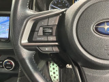 ステアリングにオーディオ操作スイッチが付いています。オーディオ画面に直接タッチしなくても操作が出来ますので、運転に集中できます。