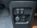 運転席と助手席にはシートヒーターを採用★