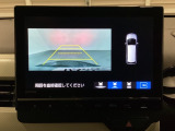 バックでの車庫入れも安心です! リアカメラが付いているバックモニター付のナビを装備しております。バンパーについているソナーや、操作線もついており距離感も画面から確認できます。