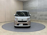 お車購入のポイントとなるフロントマスクです!かわいらしい目つきが印象的なデザインのヘッドランプです。