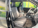 運転席シート廻りは使用感も少なく、良好な状態となっています。前オーナー様が丁寧に使っていたことがよくわかりますね。