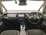 【前方視界】開放的な前方視界!運転がしやすく疲れにくいです♪窓が大きく、見通しがとっても良いおクルマですよ♪