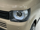 LEDヘッドライトは、点灯の瞬間から最大光量を発揮し、突然暗くなるトンネルなどでの安定感を高めます。