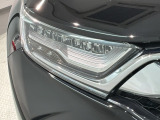 LEDヘッドライトは、点灯の瞬間から最大光量を発揮し、突然暗くなるトンネルなどでの安定感を高めます。
