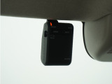 ◆ドライブレコーダー◆映像・音声などを記録する自動車用の装置です。 もしもの事故の際の記録はもちろん、旅行の際の思い出としてドライブの映像を楽しむことができます。