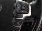 ステアリングスイッチではオーディオ操作が可能です。運転中のご利用は十分にご注意ください。