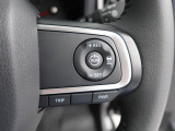 【全車速追従機能付アダプティブクルーズコントロール】走行中に先行車の様子を検知しながら、設定した車速の範囲内で先行車との距離のキープを支援。疲れにくく、長距離運転中の渋滞なども快適に運転できます。