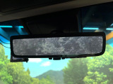 【デジタルインナーミラー】後席の大きな荷物や同乗者で後方が確認しづらい時でも安心!カメラが撮影した車両後方の映像をルームミラー内に表示。クリアな視界で状況の確認が可能です!