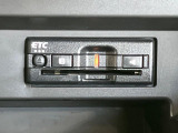 【ETC】高速道路の料金所をストレスなく通過!話題のスポットやサービスエリアに多い「スマートIC」利用時は必須のアイテムです。当店でセットアップを実施、ご納車当日からすぐにご利用いただけます!