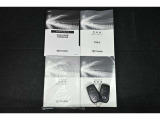 保証書・記録簿・取扱説明書と揃っていいます。キーの電池は新品にお取替えしてから納車させて頂きます。