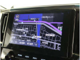 純正ナビを装備。タッチパネル式で使いやすく、お出かけもラクラクです。