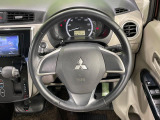【純正革巻きステアリング】上質な革を使用することで、手にしっかり馴染みとても運転しやすいハンドルです♪