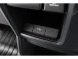 スマートフォンなどの音楽再生が可能なUSB接続ジャック装備車両です♪♪♪