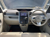 タントの運転席周りの画像です。