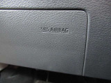 ニーエアバック(ひざ下)は運転席正面下からの衝撃を軽減します♪♪