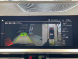 【アラウンドビューカメラ】前後クリアランスソナー付なので、駐車が苦手な方でも安心です。ガイドの表示・非表示も切り替え可能です。