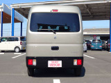 スズキディーラーで購入する中古車には、1年間の「OK保証」が無料で付いてきます。新車購入時のメーカー保証と同等の保証内容で万が一の故障時も安心。もちろん、全国のスズキディーラーで修理対応可能です。