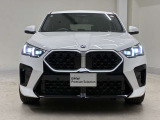 【キドニーグリル】BMWは約90年もの間、ほぼ全ての車両にひと目でBMWだと分かるこの特徴的なフロントグリルが備えられ、デザイン・アイコンとして親しまれてきました。