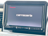 【大画面ナビ】人気の大型8インチナビを装備。存在感のある大画面はインパクト大!ナビ利用時のマップ表示は見やすく、テレビやDVDは臨場感がアップ!いつものドライブがグッと楽しくなります♪