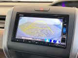 【バックカメラ】リバースにするだけで映ります、後方の安全確認や、狭い駐車場での車庫入れ、雨の日や夜間など視界の悪い時に便利です!安全にバックする為には欠かせない装備です。