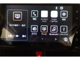 ディスプレイオーディオを装備。スマホとクルマをつなぐことで、これまでのナビに加えて、いろんなサービスが楽しめます。