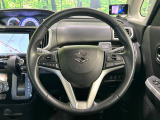 【純正革巻きステアリング】上質な革を使用することで、手にしっかり馴染みとても運転しやすいハンドルです♪