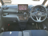 インパネ全体は写真の通りです!広々の運転席!運転席周りのボタンも操作しやすいです!写真で見切れている部分で見たい箇所があればお気軽にお問い合わせください!!