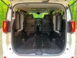 普段のお買い物や通勤、送迎等に十分な荷室スペースを確保しております。セカンドシートを倒すと、大きな荷物の積載も可能です♪