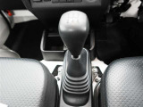保険の加入・ローンの手続き・定期点検・定期メンテナンス・鈑金修理などお車に関すること全てに対応しております。