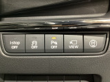 DSC(横滑り防止機構)、パーキングセンサーON/OFF、カメラ切り替えスイッチを配置しています。