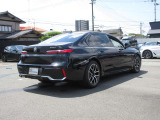 BMW・MINI認定中古車には2年間の無料保証を付帯。ご購入後も安心して、BMWならではの走りをお楽しみいただけます。