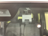先進の安全運転支援システム、HondaSENSINGがもたらす、より高い安心と快適性です。ドライブレコーダー付きで、万が一の場合でも安心です。