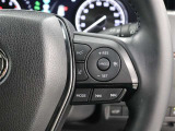 レーダークルーズコントロール作動時に車線維持に必要な運転操作の支援を行う「レーントレーシングアシスト(LTA)」を搭載しています。
